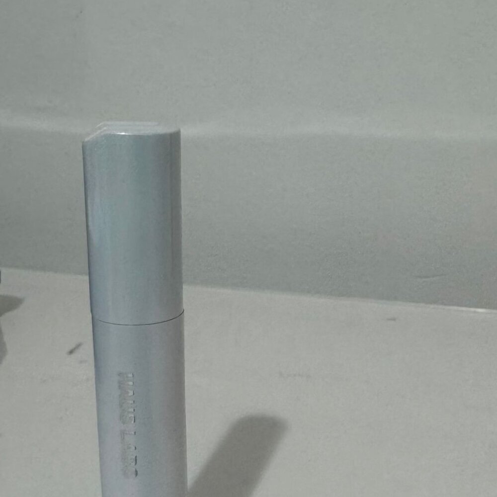 HAUS LABS BY LADY GAGA BIO-RADIANT™ GLASSY HIGHLIGHTER BALM - Picture 2 of 3